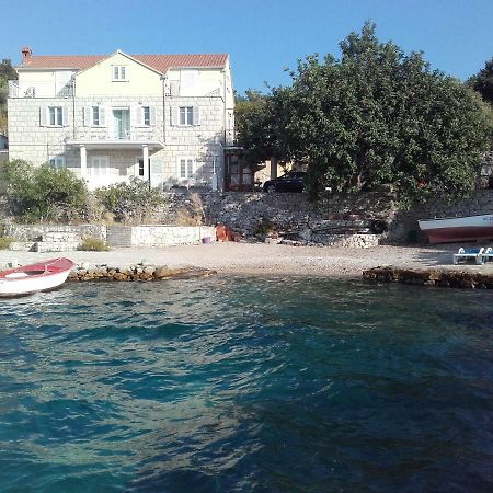 I&J Relaxing Beach Apartments Račišće Dış mekan fotoğraf