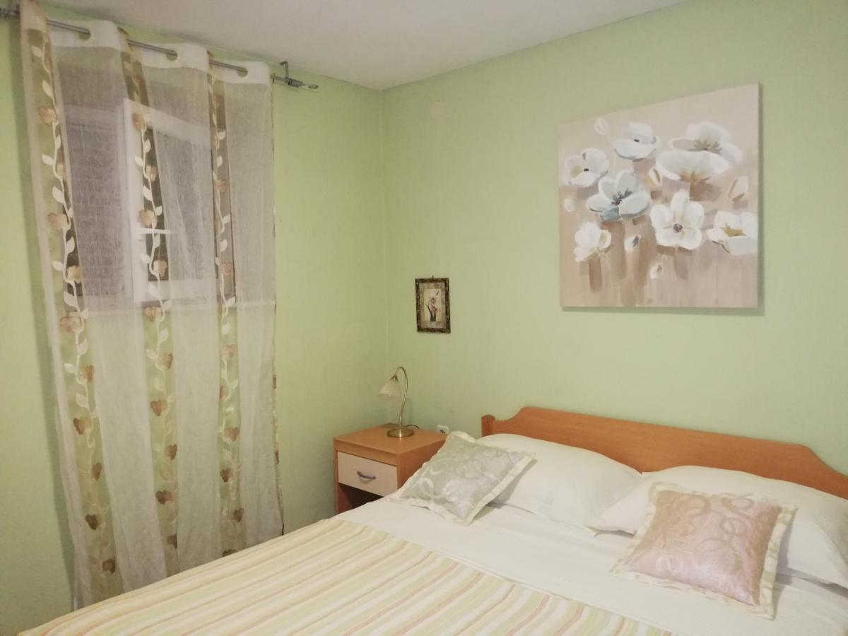 I&J Relaxing Beach Apartments Račišće Dış mekan fotoğraf