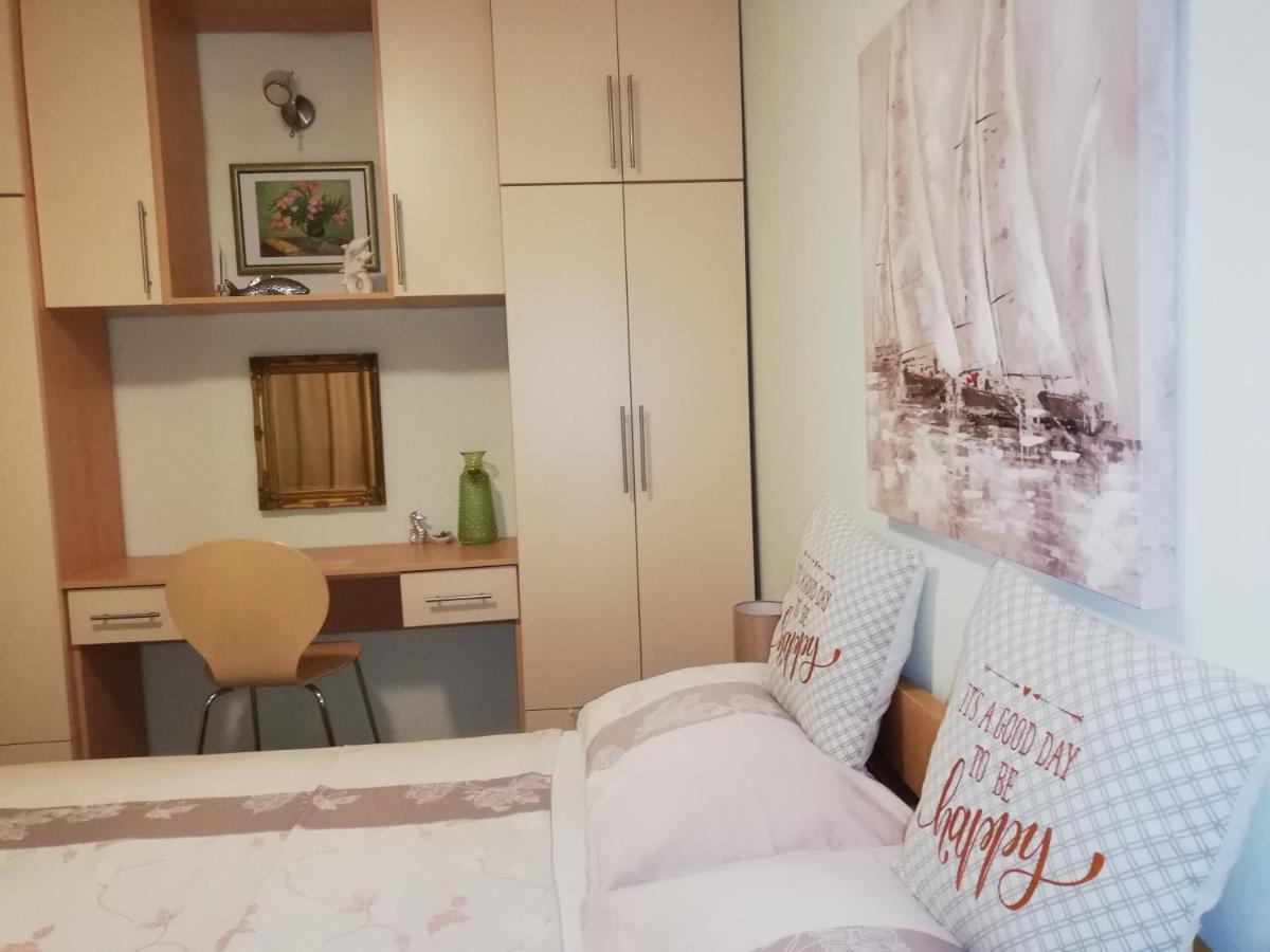 I&J Relaxing Beach Apartments Račišće Dış mekan fotoğraf