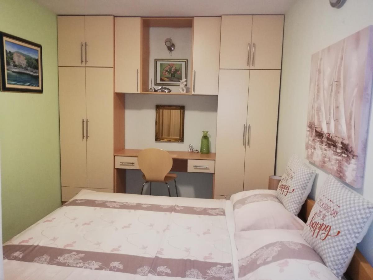 I&J Relaxing Beach Apartments Račišće Dış mekan fotoğraf