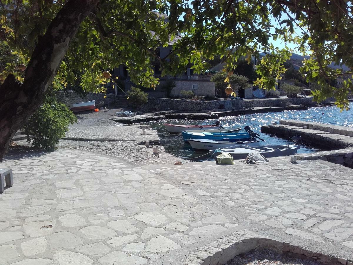 I&J Relaxing Beach Apartments Račišće Dış mekan fotoğraf