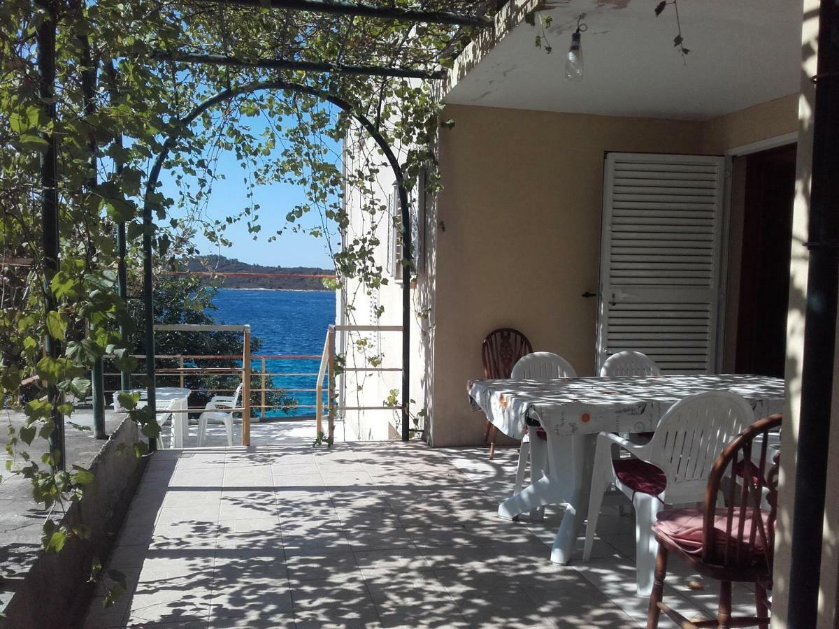 I&J Relaxing Beach Apartments Račišće Dış mekan fotoğraf