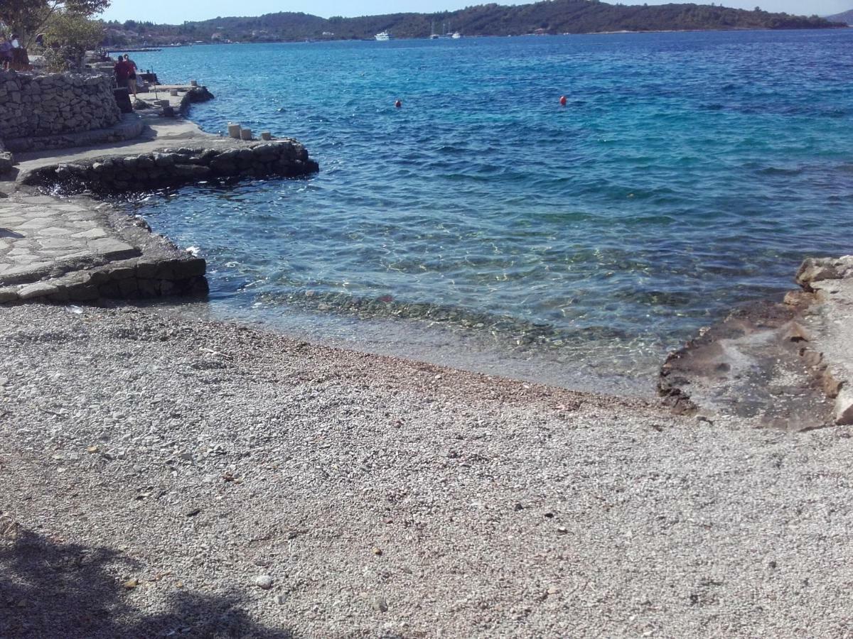 I&J Relaxing Beach Apartments Račišće Dış mekan fotoğraf