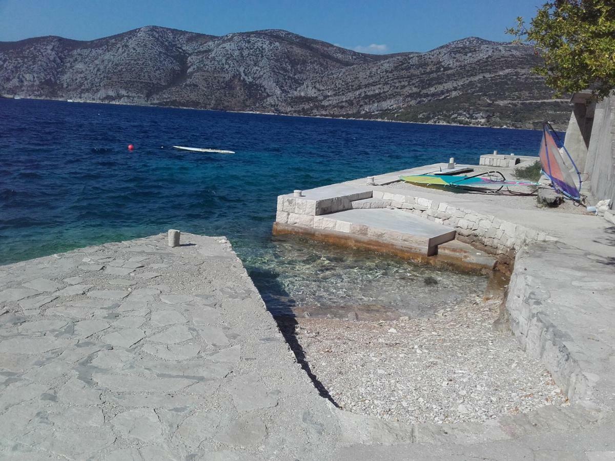 I&J Relaxing Beach Apartments Račišće Dış mekan fotoğraf