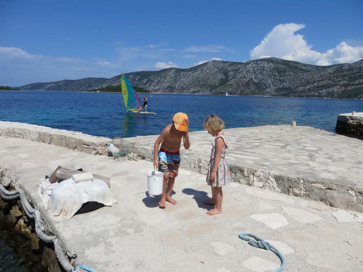 I&J Relaxing Beach Apartments Račišće Dış mekan fotoğraf