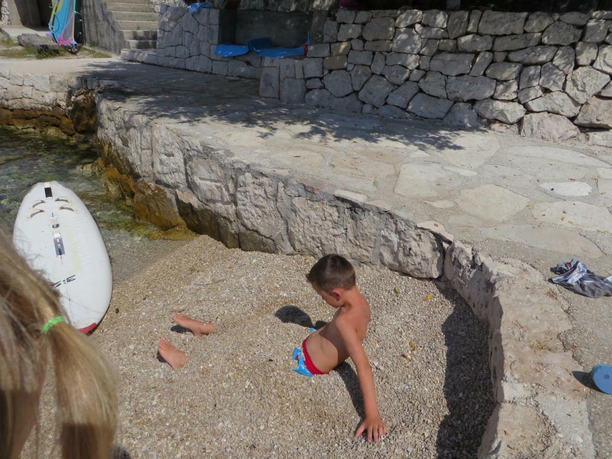 I&J Relaxing Beach Apartments Račišće Dış mekan fotoğraf