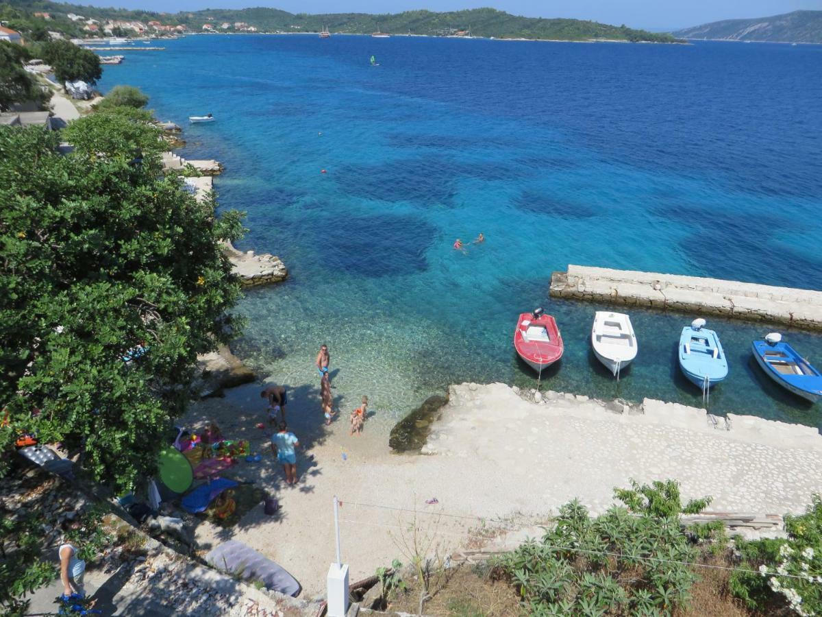 I&J Relaxing Beach Apartments Račišće Dış mekan fotoğraf