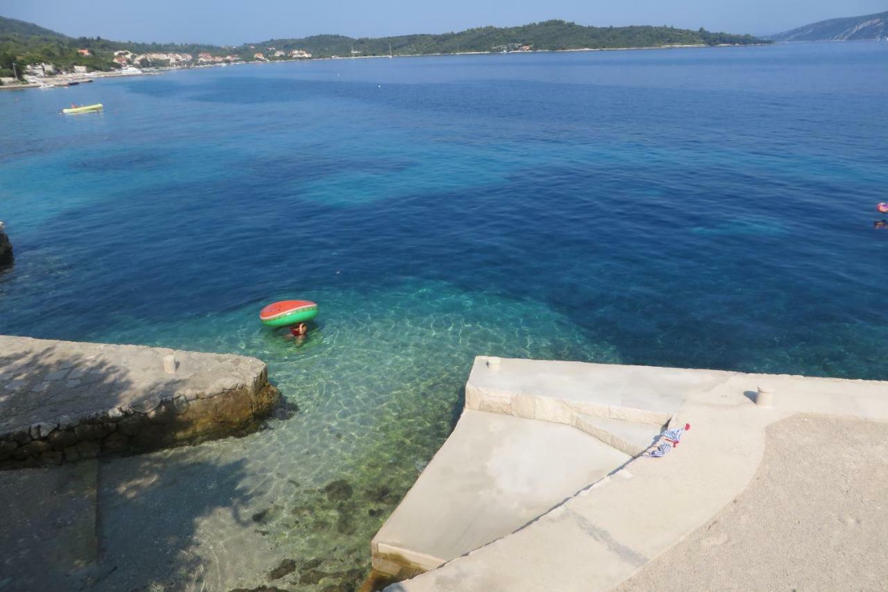 I&J Relaxing Beach Apartments Račišće Dış mekan fotoğraf