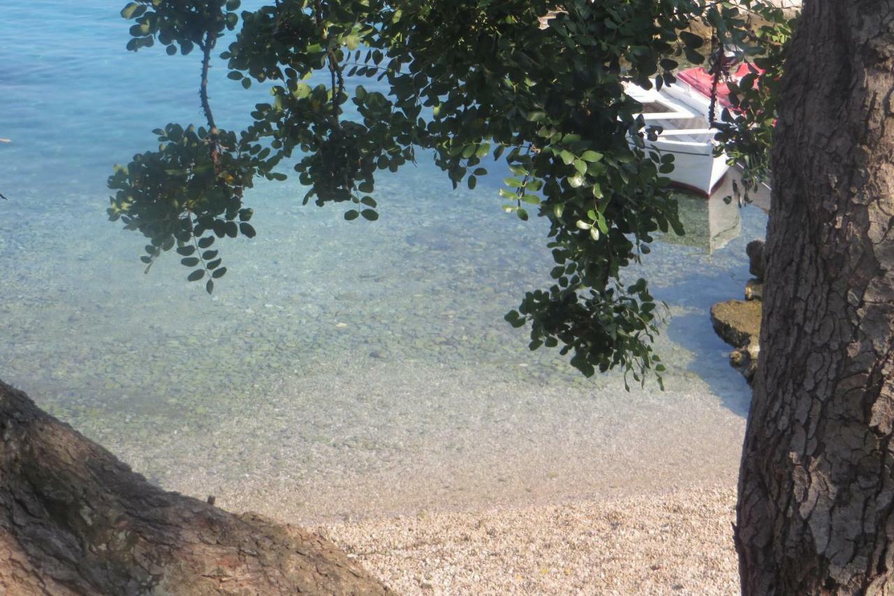 I&J Relaxing Beach Apartments Račišće Dış mekan fotoğraf