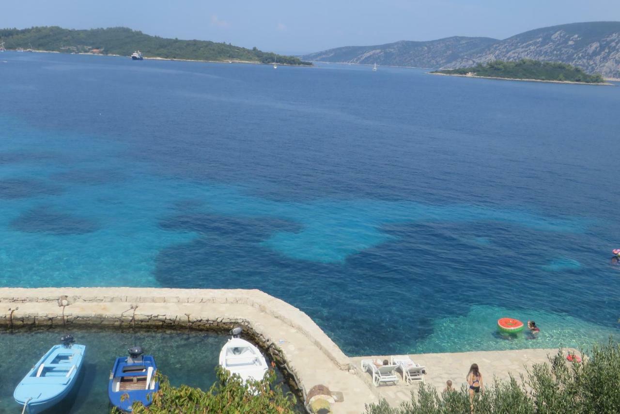 I&J Relaxing Beach Apartments Račišće Dış mekan fotoğraf